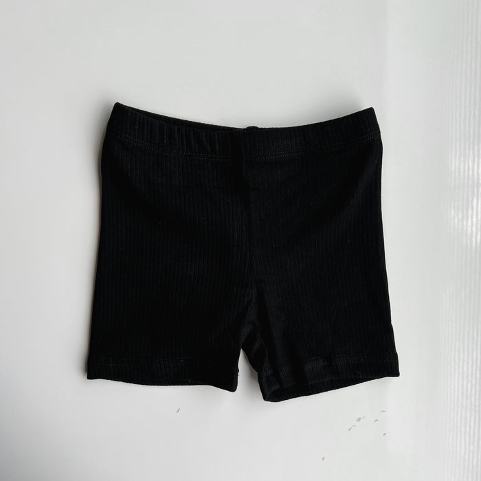 RIBBED BIKER SHORTS - BLACK